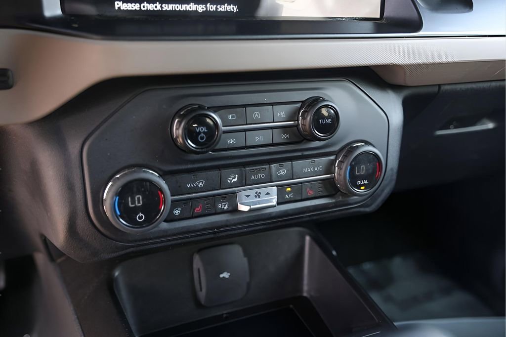 Used 2023 Ford Bronco Wildtrak image 21