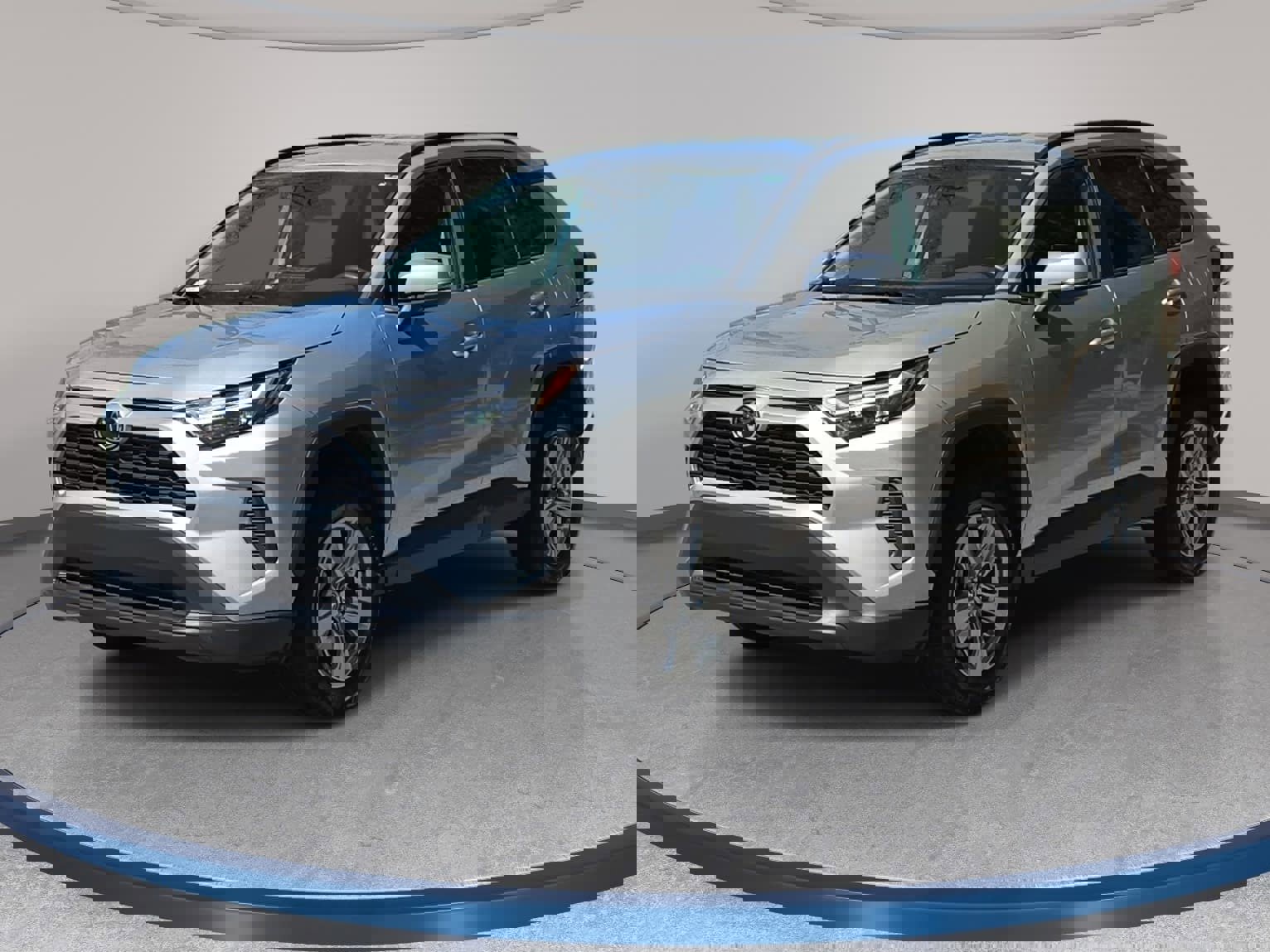 Used 2024 Toyota RAV4 XLE image 1