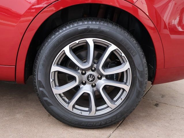 Used 2020 Maserati Levante GranLusso image 49