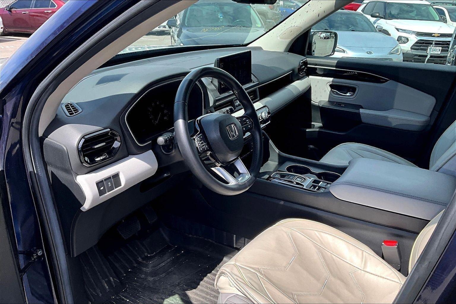 Used 2025 Honda Pilot EX-L image 10