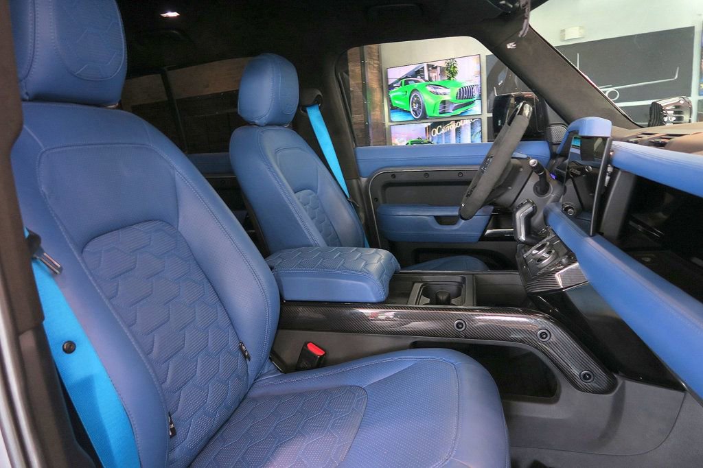 Used 2024 Land Rover Defender 110 X-Dynamic SE image 30