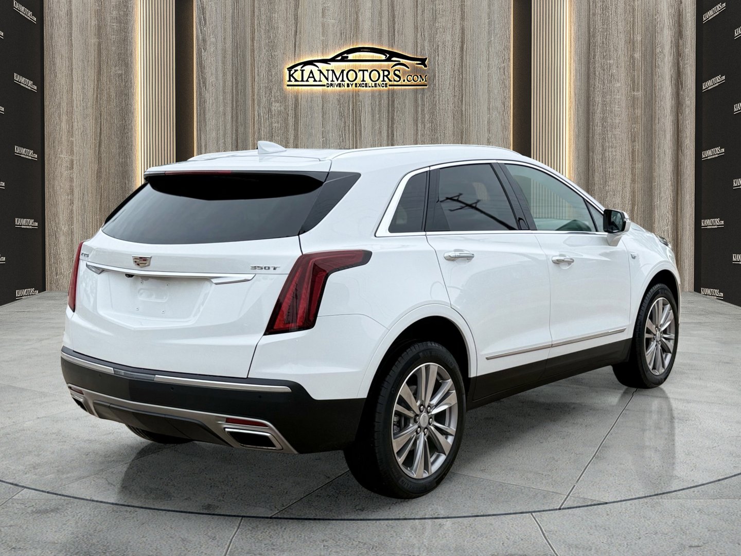 Used 2024 Cadillac XT5 Premium Luxury FWD image 8
