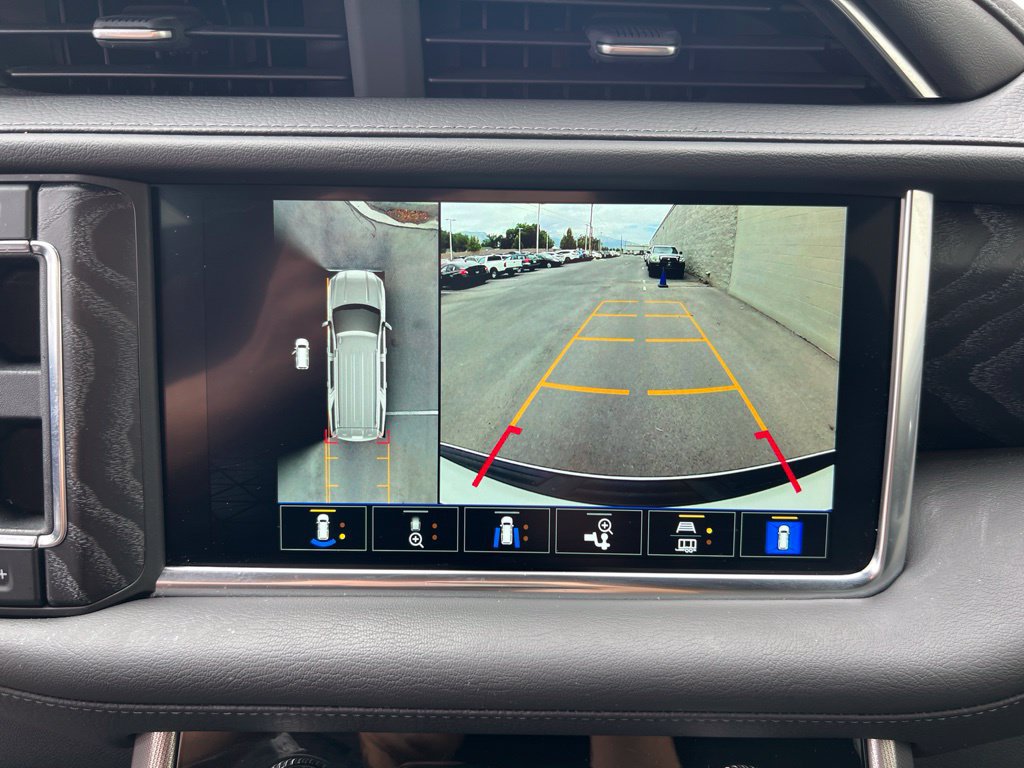 Used 2022 GMC Yukon Denali AWD/4WD image 16