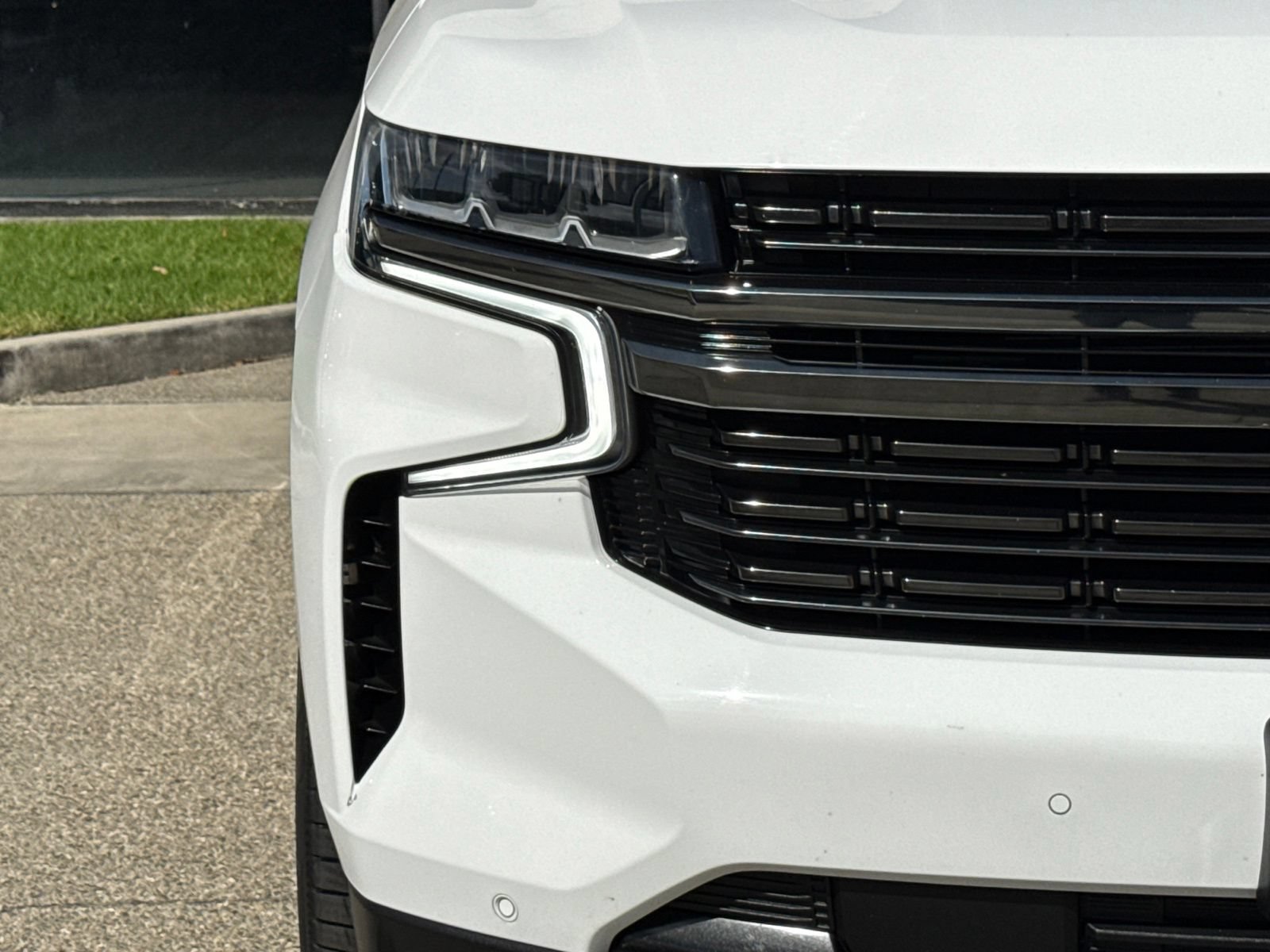 Used 2021 Chevrolet Suburban RST w/ Luxury Package AWD/4WD image 8