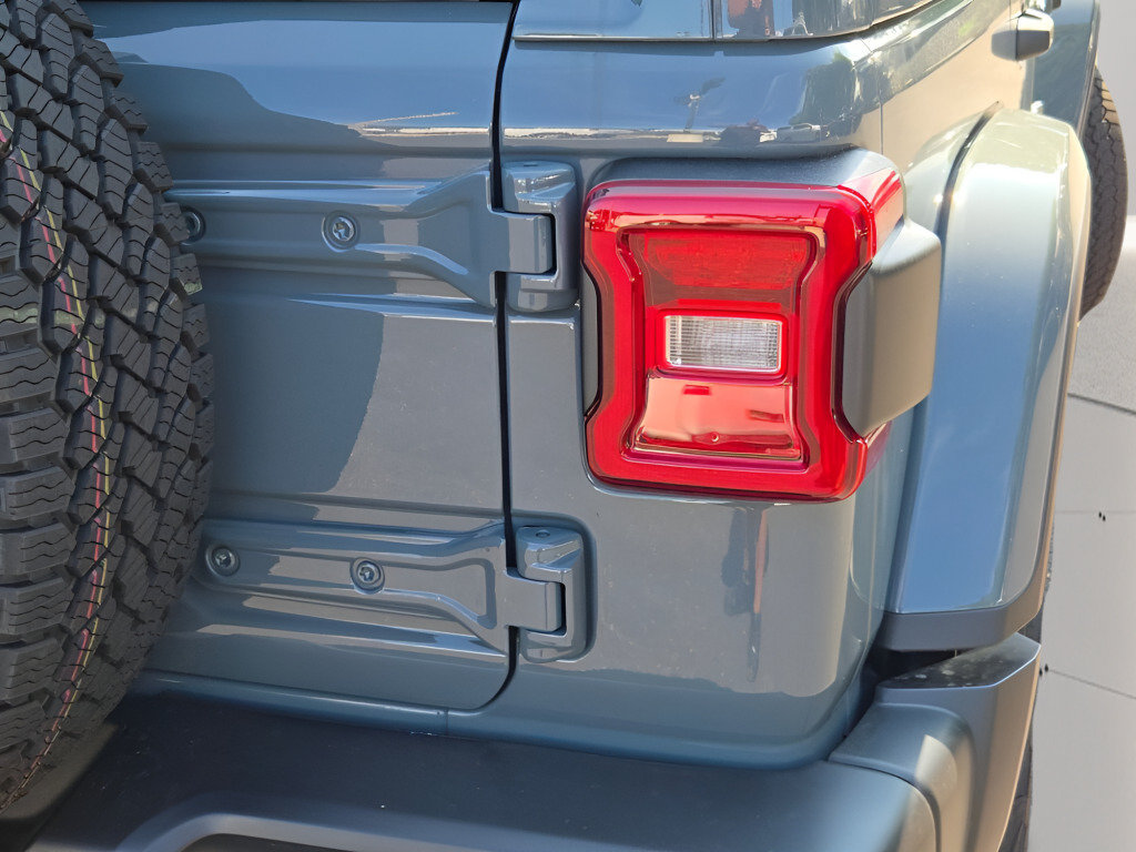 New 2026 Jeep Wrangler Unlimited Sahara AWD/4WD image 14