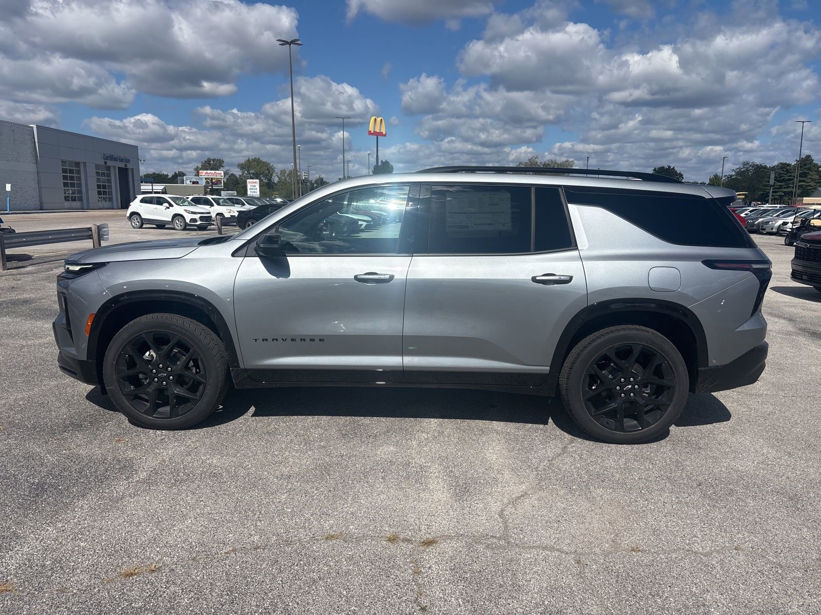 New 2026 Chevrolet Traverse RS w/ LPO, Floor Liner Package image 3