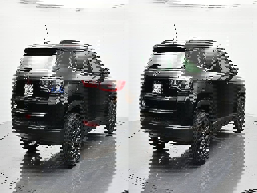 New 2026 Jeep Compass Latitude image 5