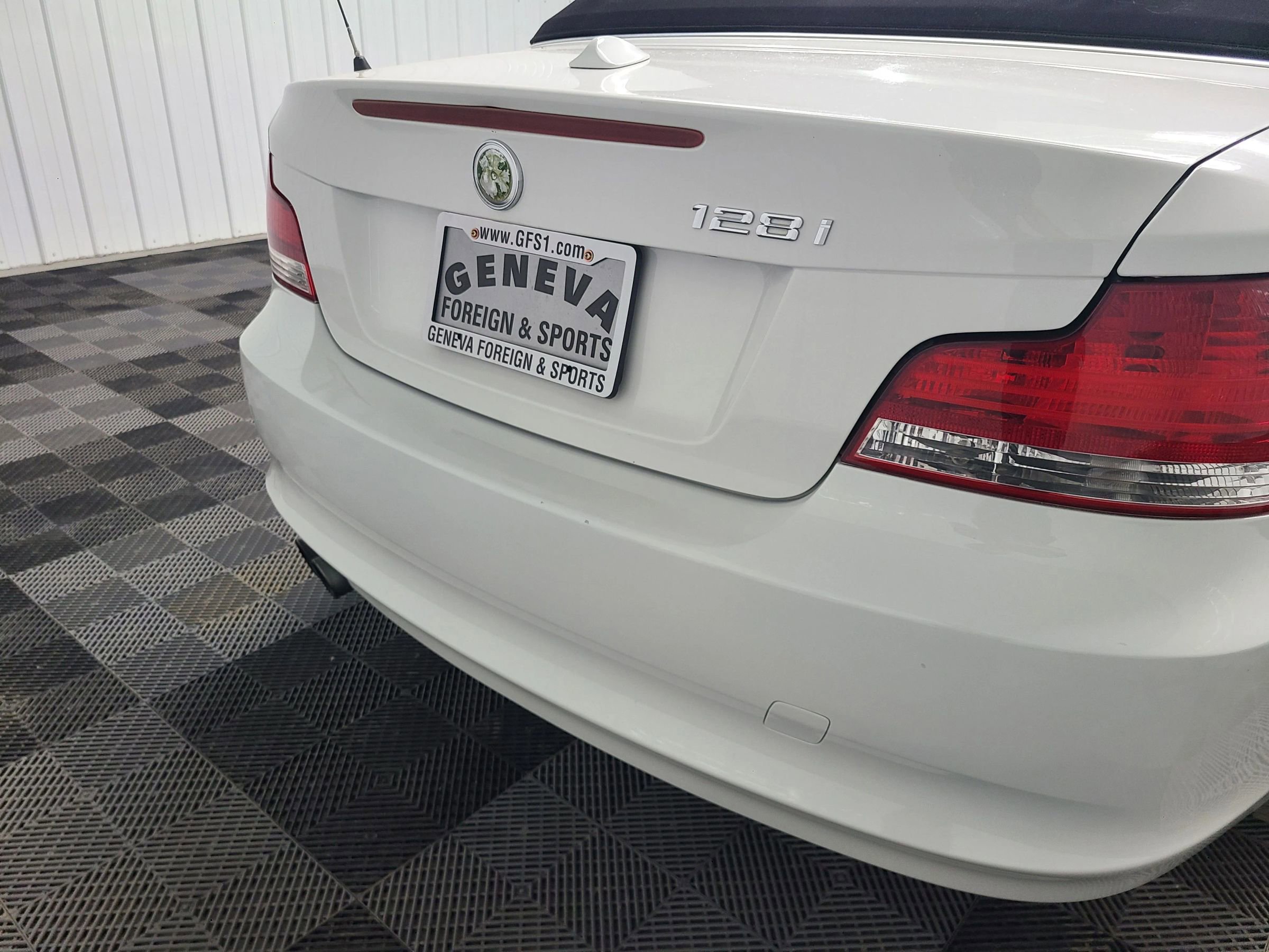 Used 2009 BMW 128i Convertible RWD image 19