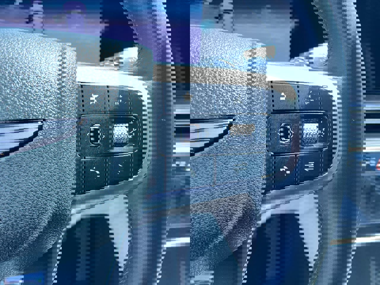 Used 2025 Genesis GV80 2.5T Standard image 17