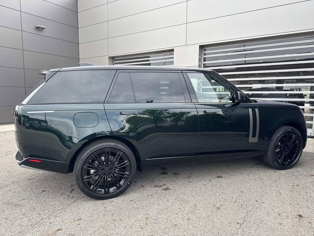 New 2026 Land Rover Range Rover Long Wheelbase SE AWD/4WD image 7