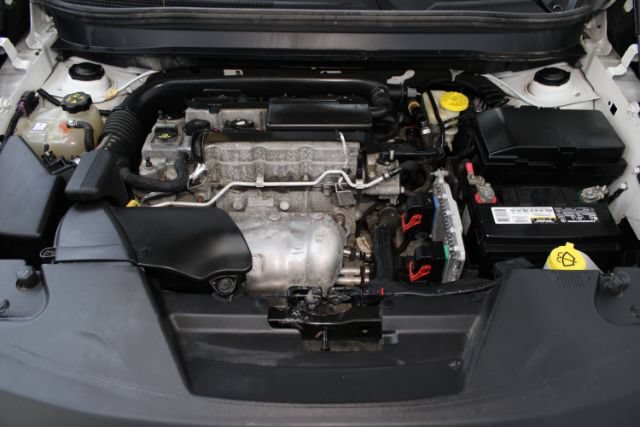 Used 2014 Jeep Cherokee Latitude w/ Cold Weather Group AWD/4WD image 24