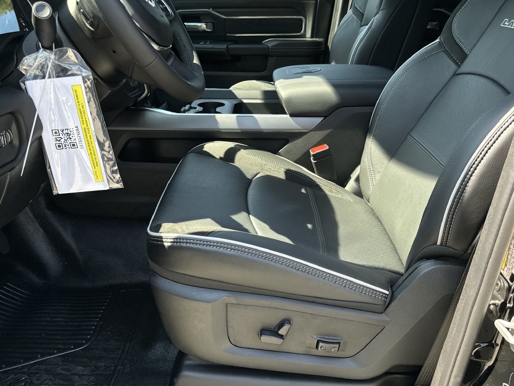 New 2027 RAM 4500 4x4 Crew Cab DRW w/ Laramie Trim Package image 11
