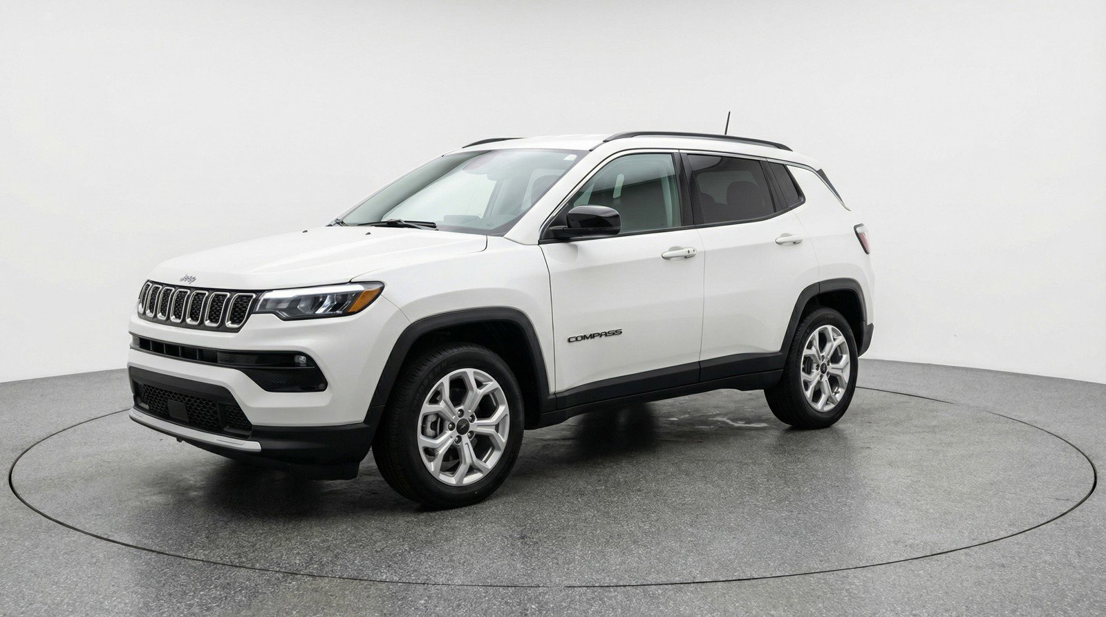 Used 2025 Jeep Compass Latitude AWD/4WD image 3