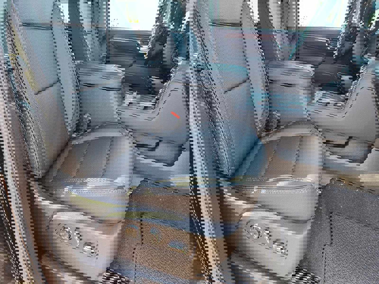 New 2026 GMC Sierra 2500 Denali w/ Denali Reserve Package image 27