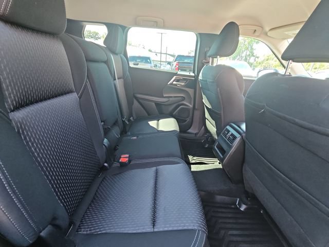 Used 2023 Mitsubishi Outlander ES AWD/4WD image 30