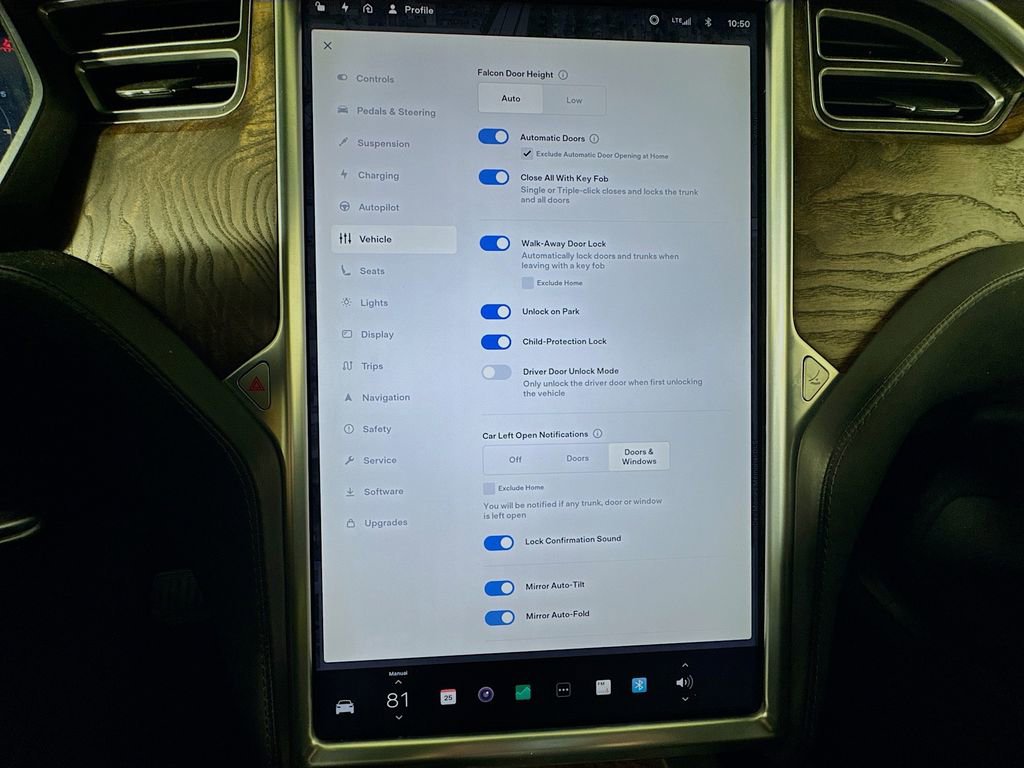 Used 2017 Tesla Model X 90D image 27