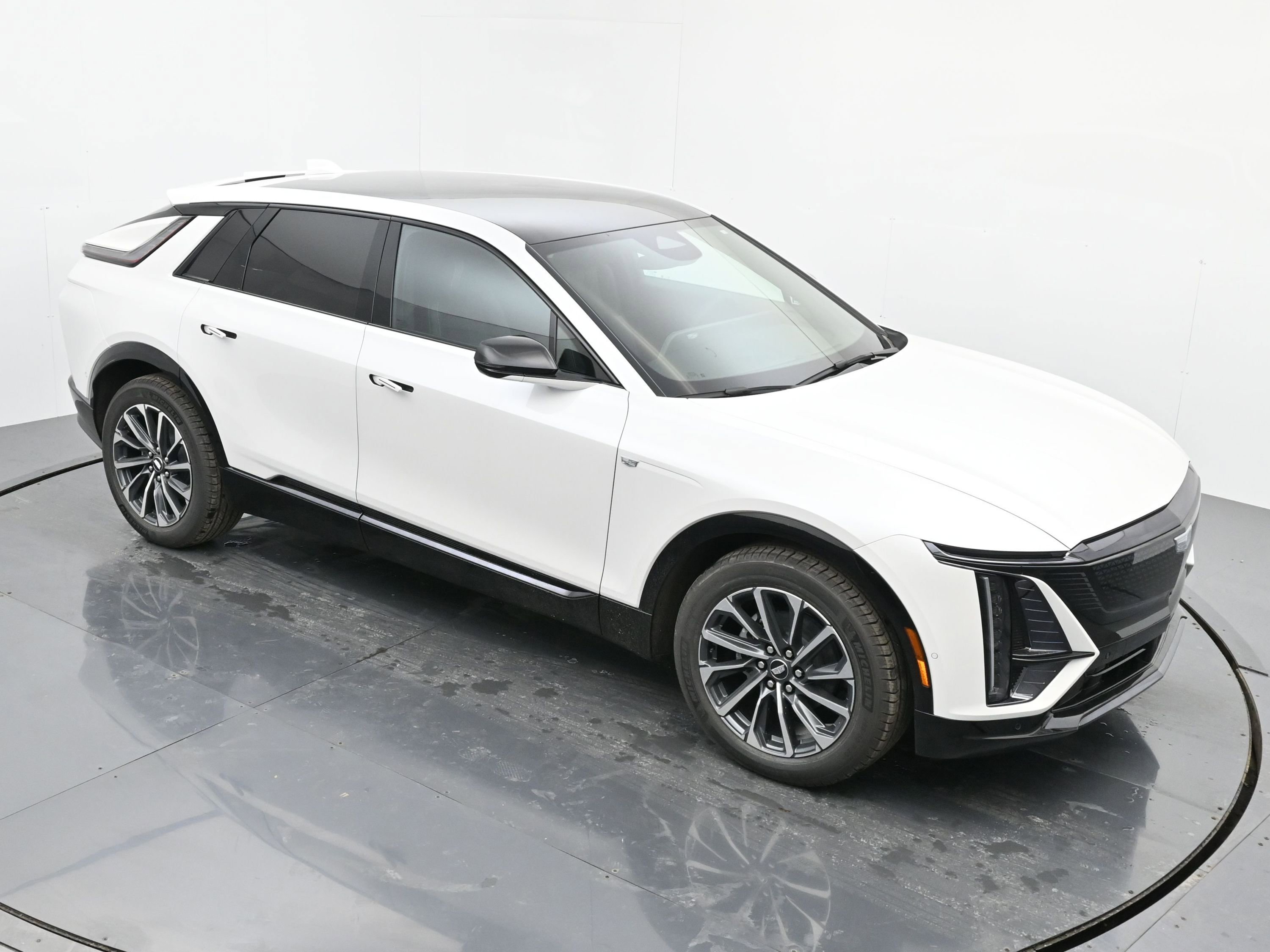 New 2025 Cadillac Lyriq Sport image 29