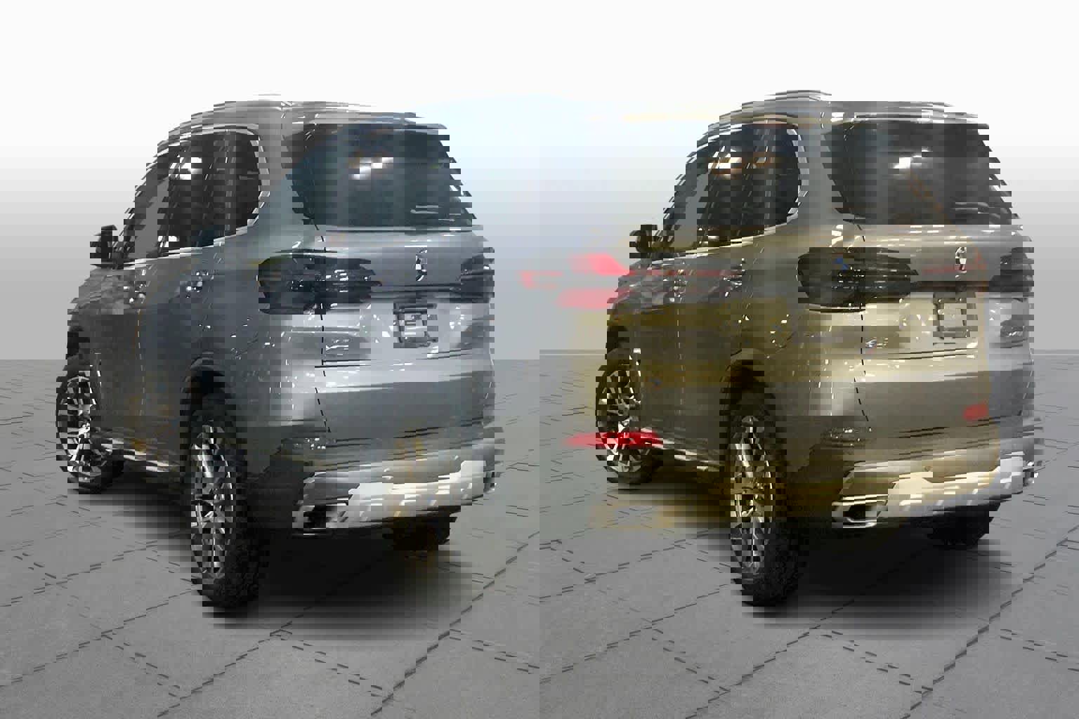 Used 2024 BMW X5 xDrive40i w/ Premium Package image 11