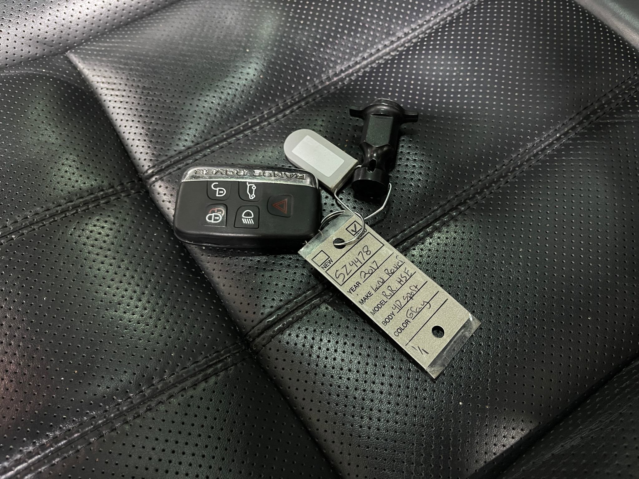 Used 2017 Land Rover Range Rover Sport HSE image 37