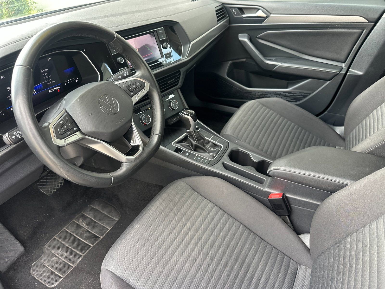 Used 2024 Volkswagen Jetta S image 9