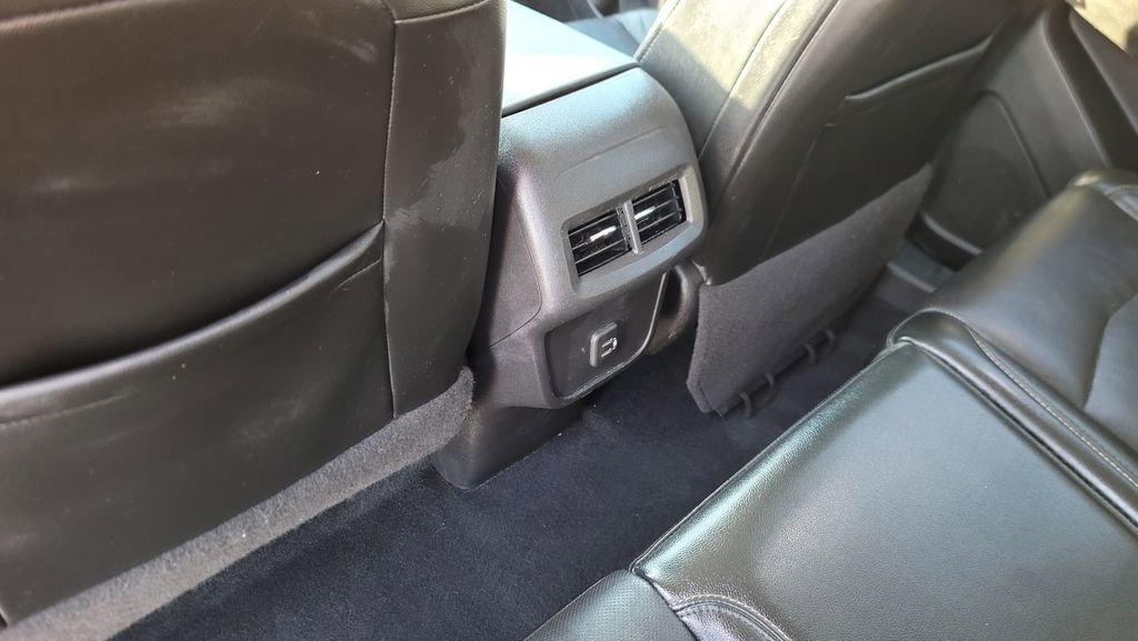 Used 2020 Chevrolet Equinox LT w/ Sport Edition image 27