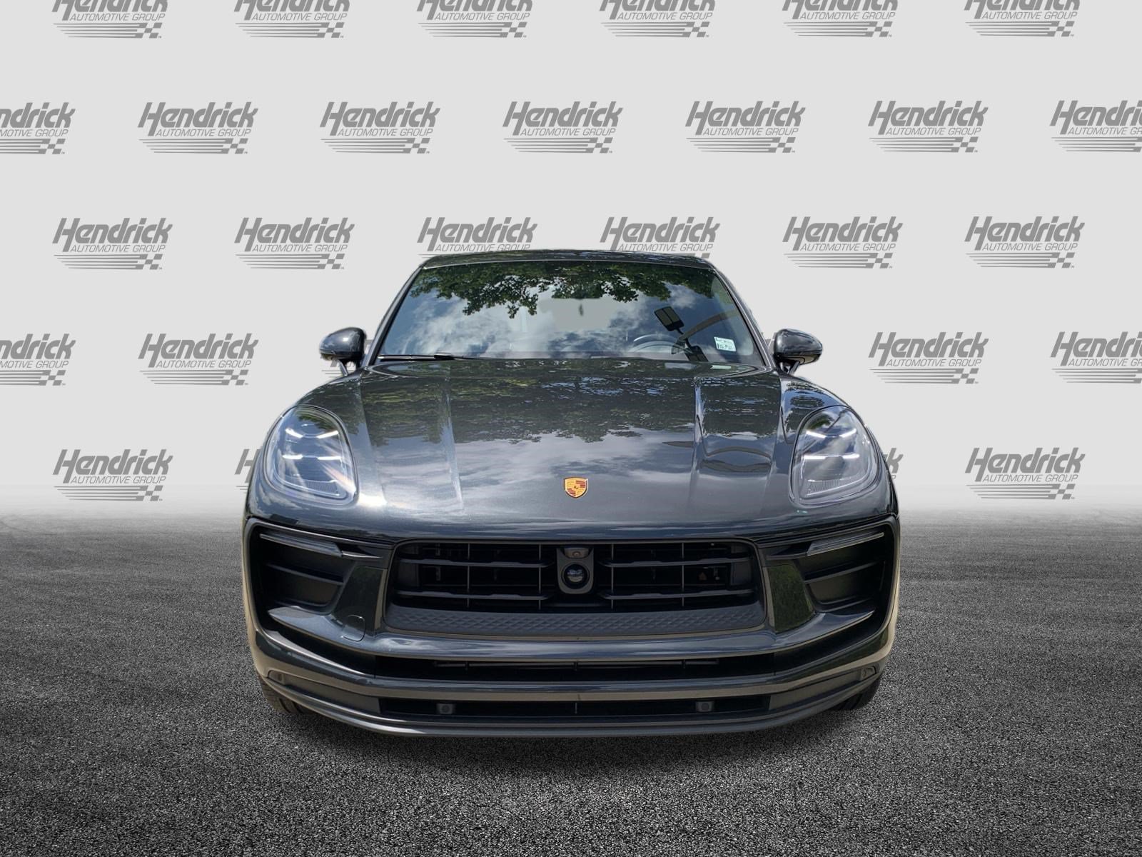 Used 2024 Porsche Macan AWD/4WD image 3