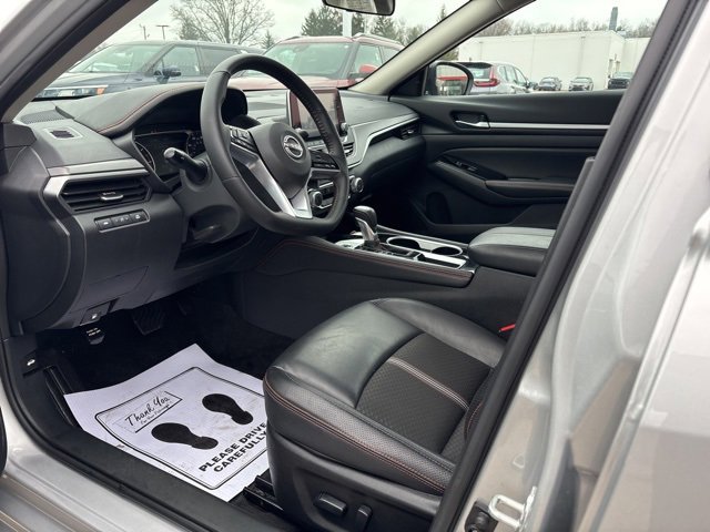 Used 2025 Nissan Altima 2.5 SR image 8