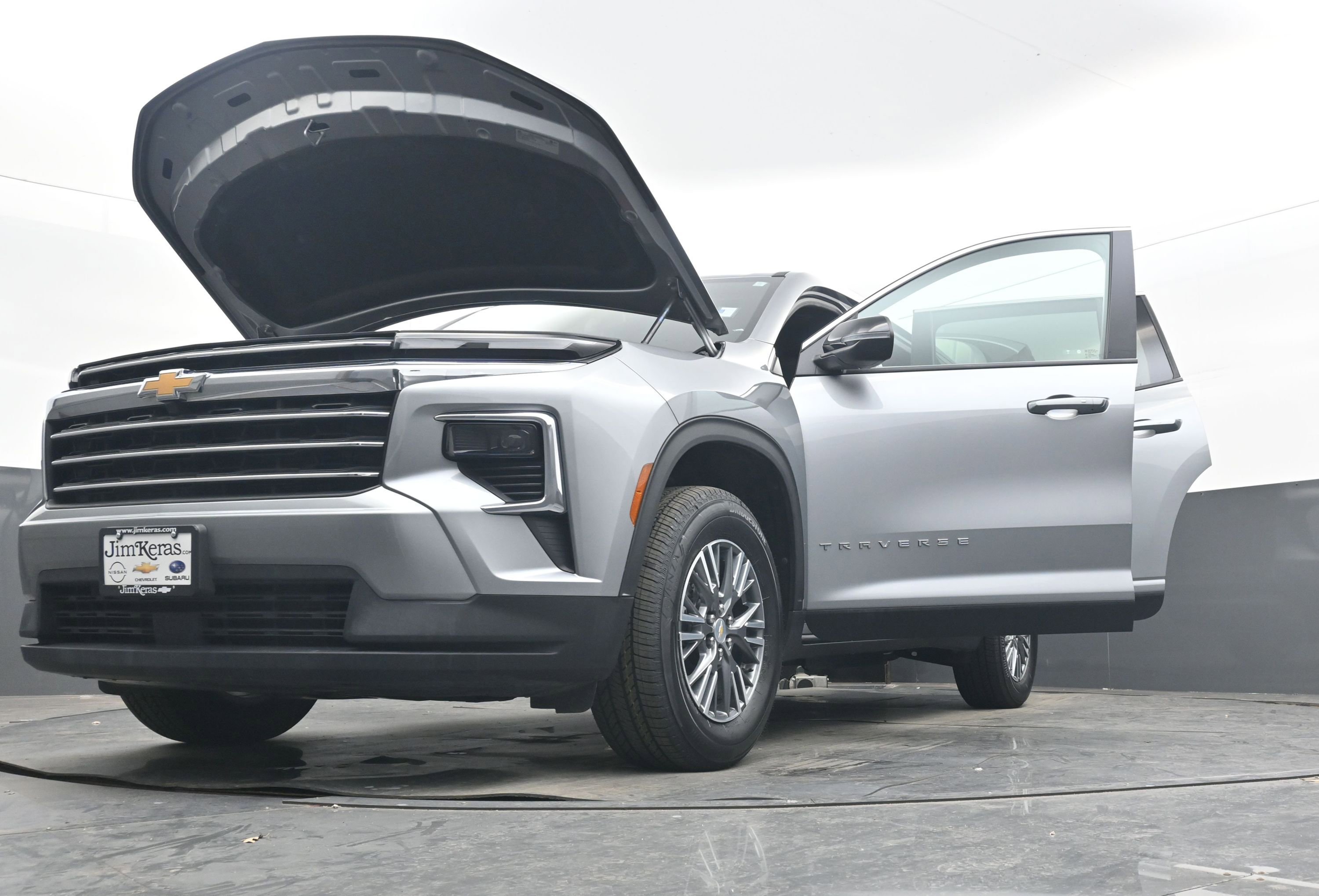 Used 2025 Chevrolet Traverse LT image 36