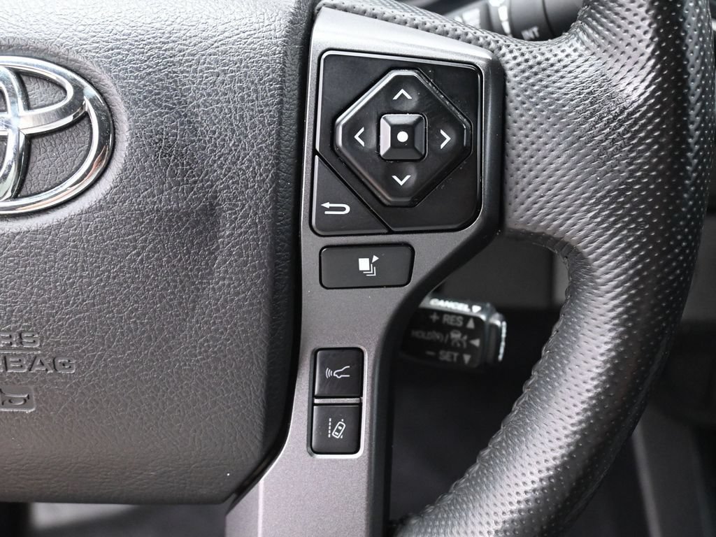 Used 2020 Toyota Tacoma TRD Off-Road AWD/4WD image 18