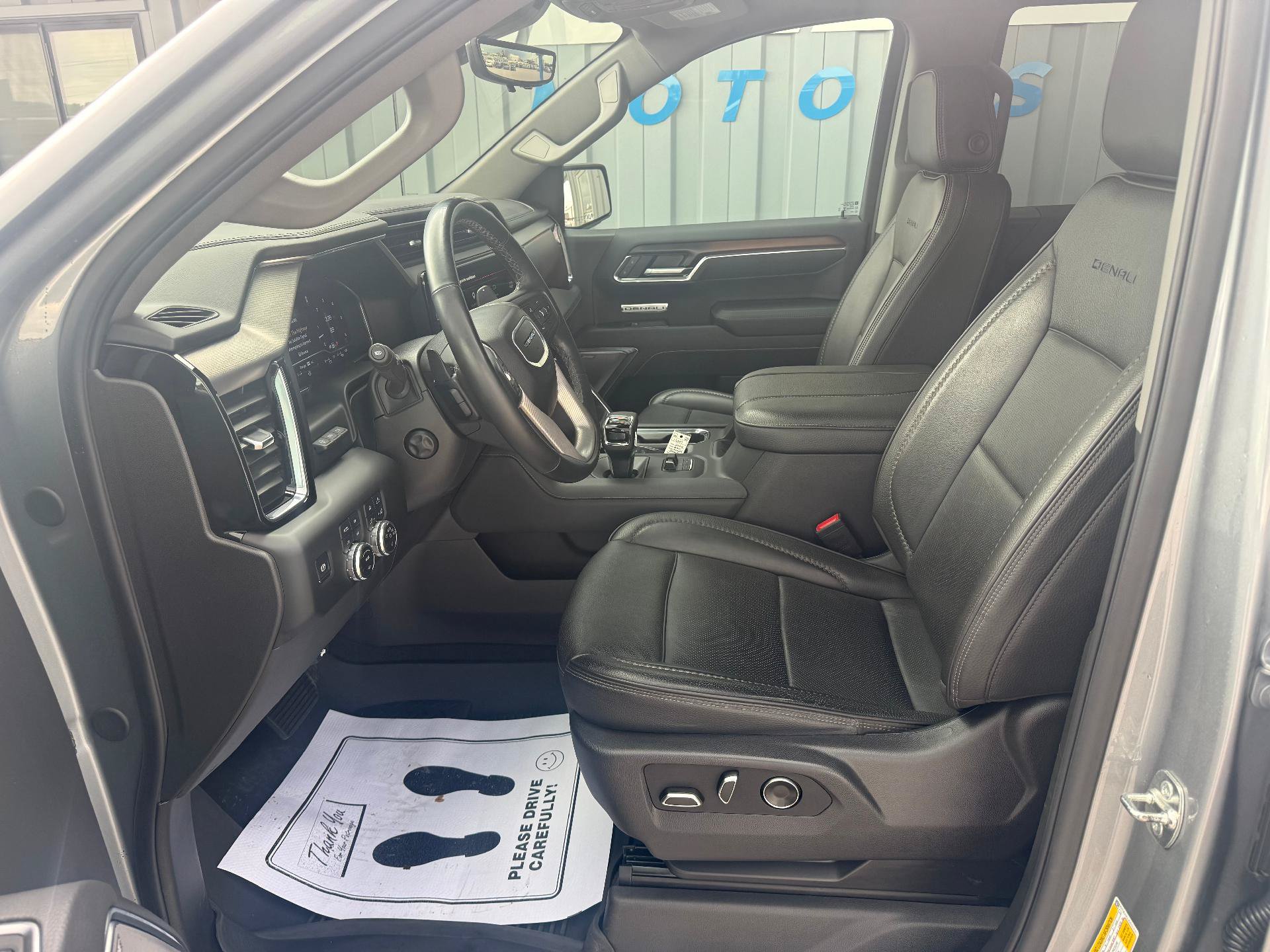 Used 2025 GMC Sierra 1500 Denali w/ Denali Reserve Package AWD/4WD image 10