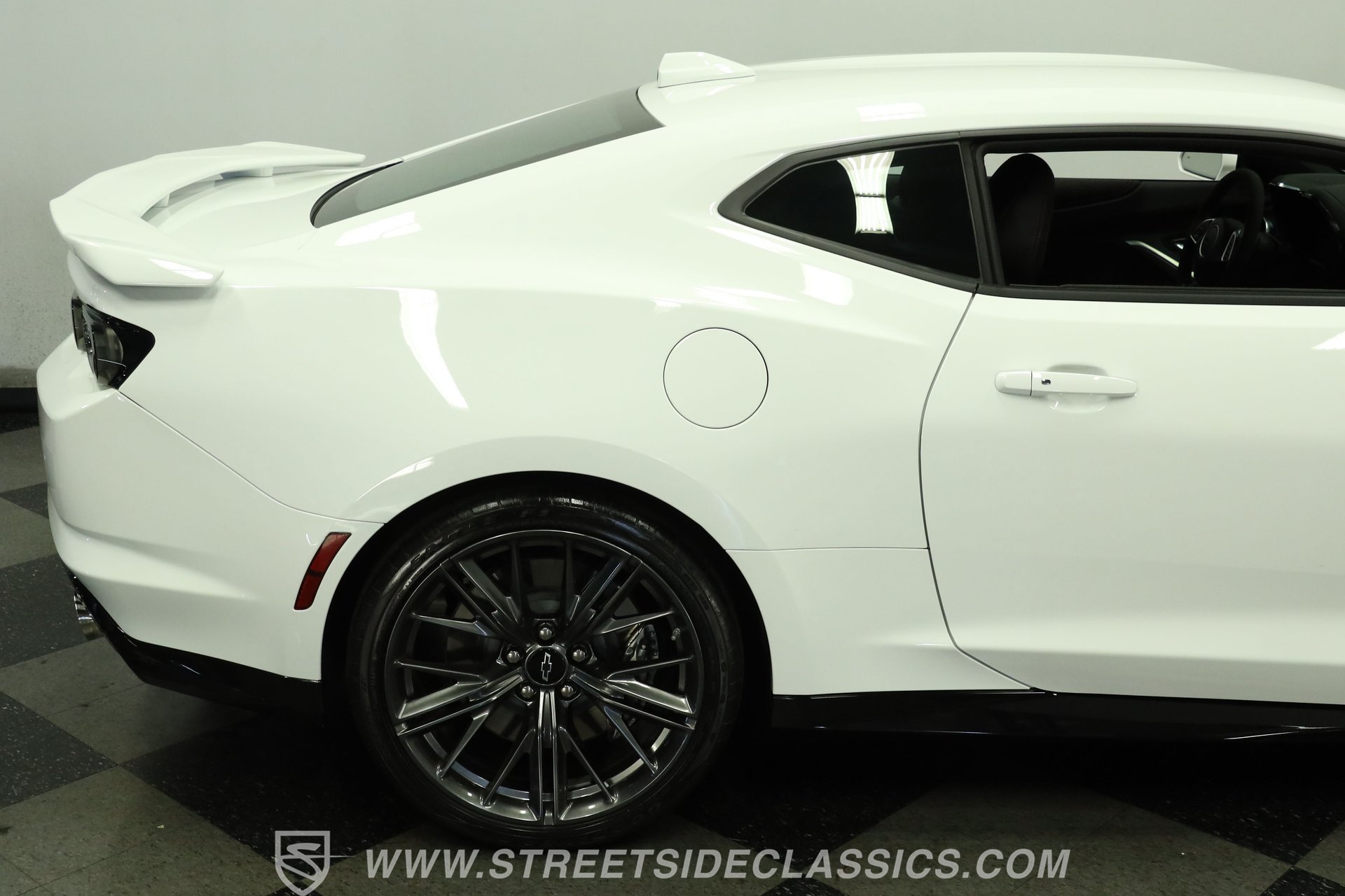 Used 2023 Chevrolet Camaro ZL1 RWD image 28