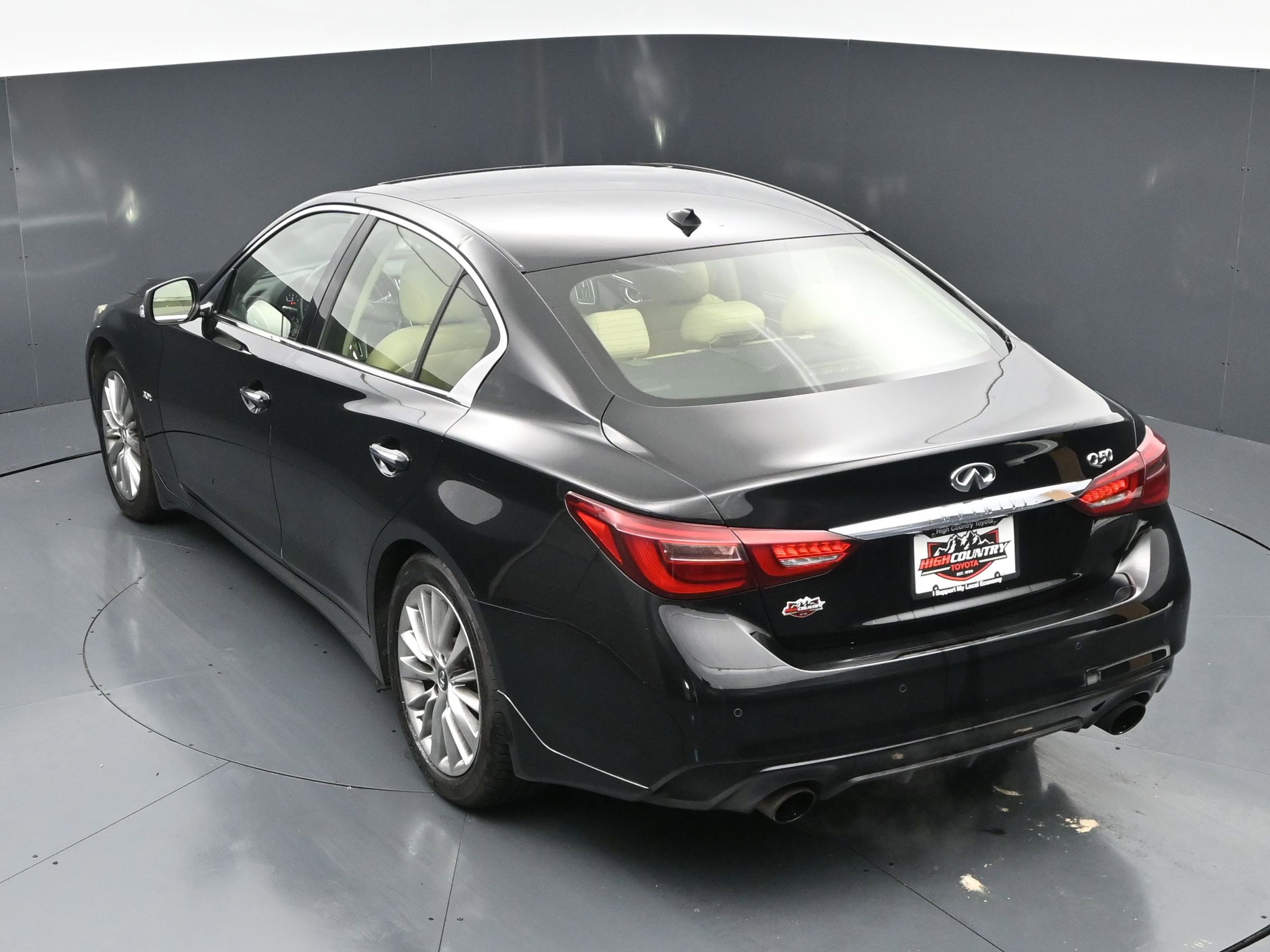 Used 2018 INFINITI Q50 Luxe w/ Sensory Package (Luxe) RWD image 30