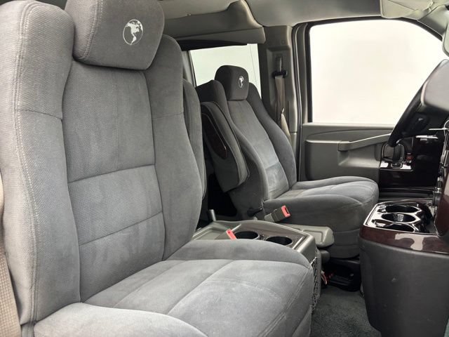 Used 2019 Chevrolet Express 2500 RWD image 24