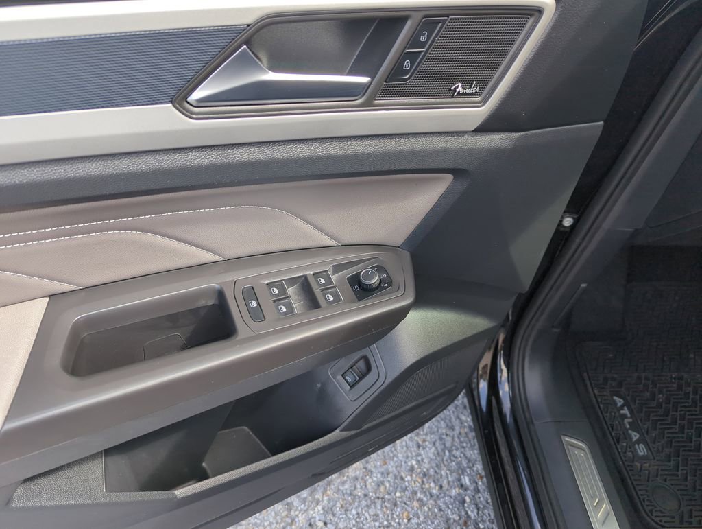 Used 2023 Volkswagen Atlas SEL Premium image 17