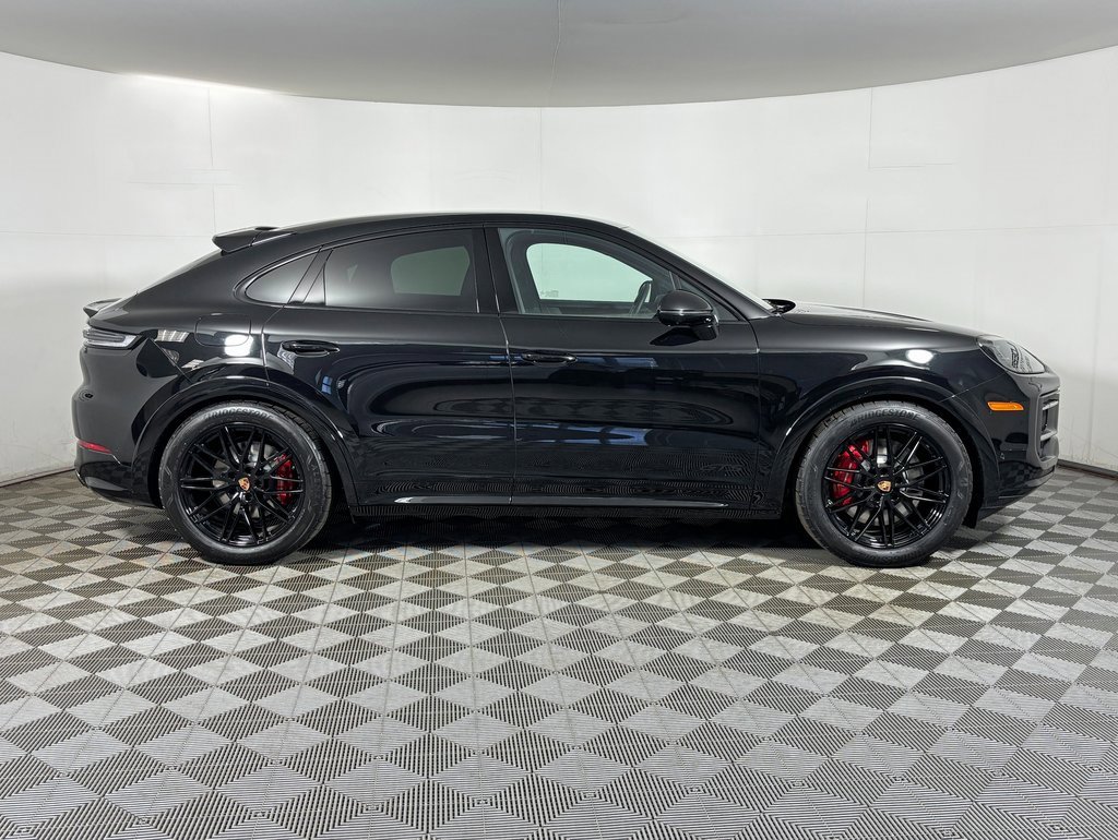 New 2026 Porsche Cayenne GTS image 8