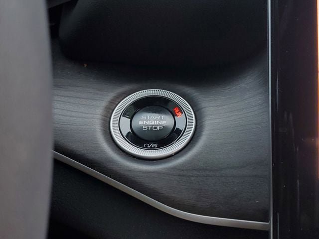 Certified 2025 Jeep Grand Cherokee Limited w/ Luxury Tech Group II RWD image 37