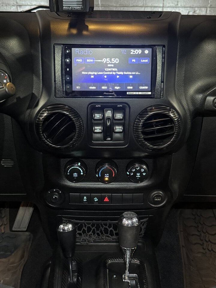 Used 2017 Jeep Wrangler Unlimited Sport AWD/4WD image 12