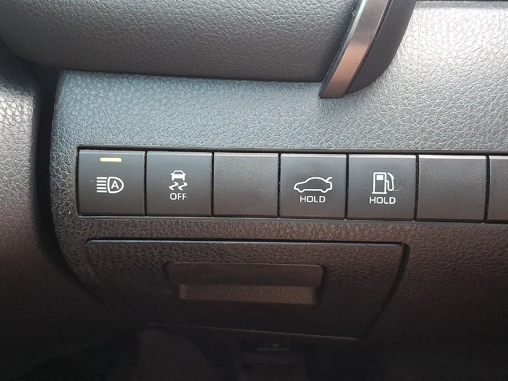 Used 2019 Toyota Camry LE w/ Convenience Package FWD image 21