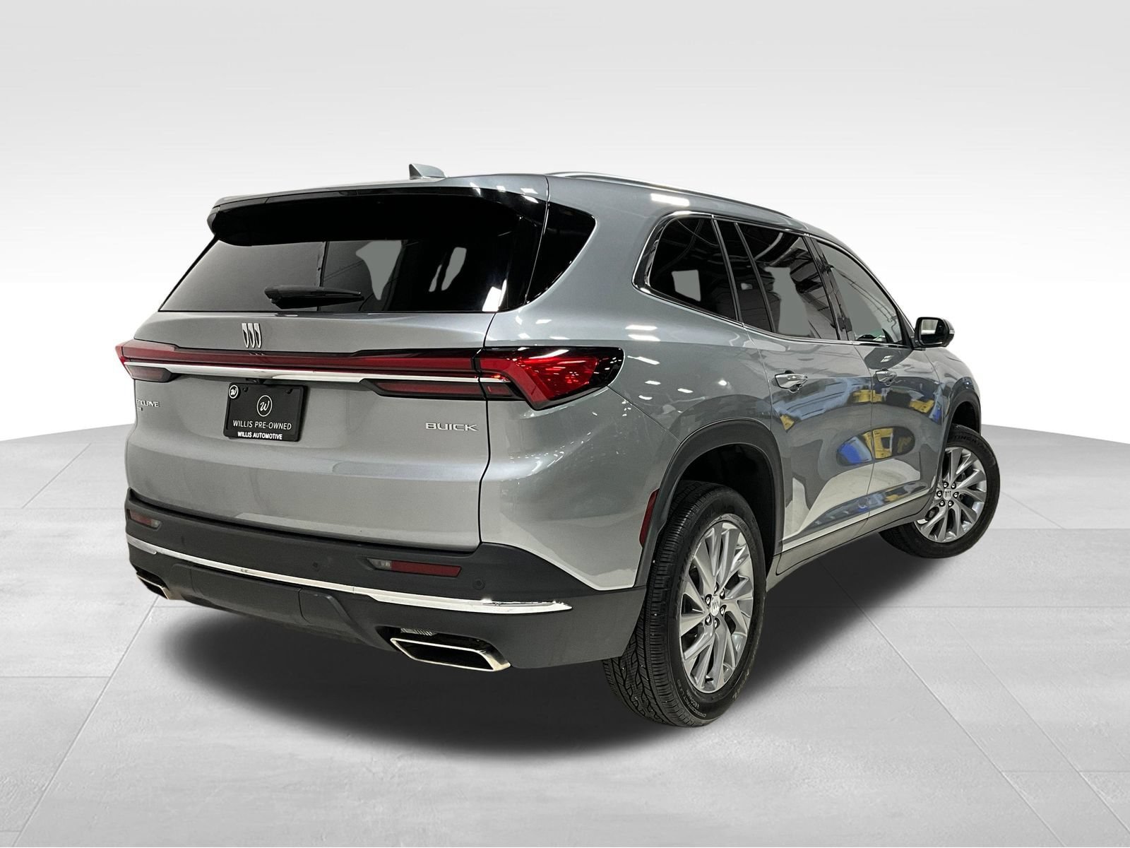 Used 2025 Buick Enclave Preferred AWD/4WD image 5