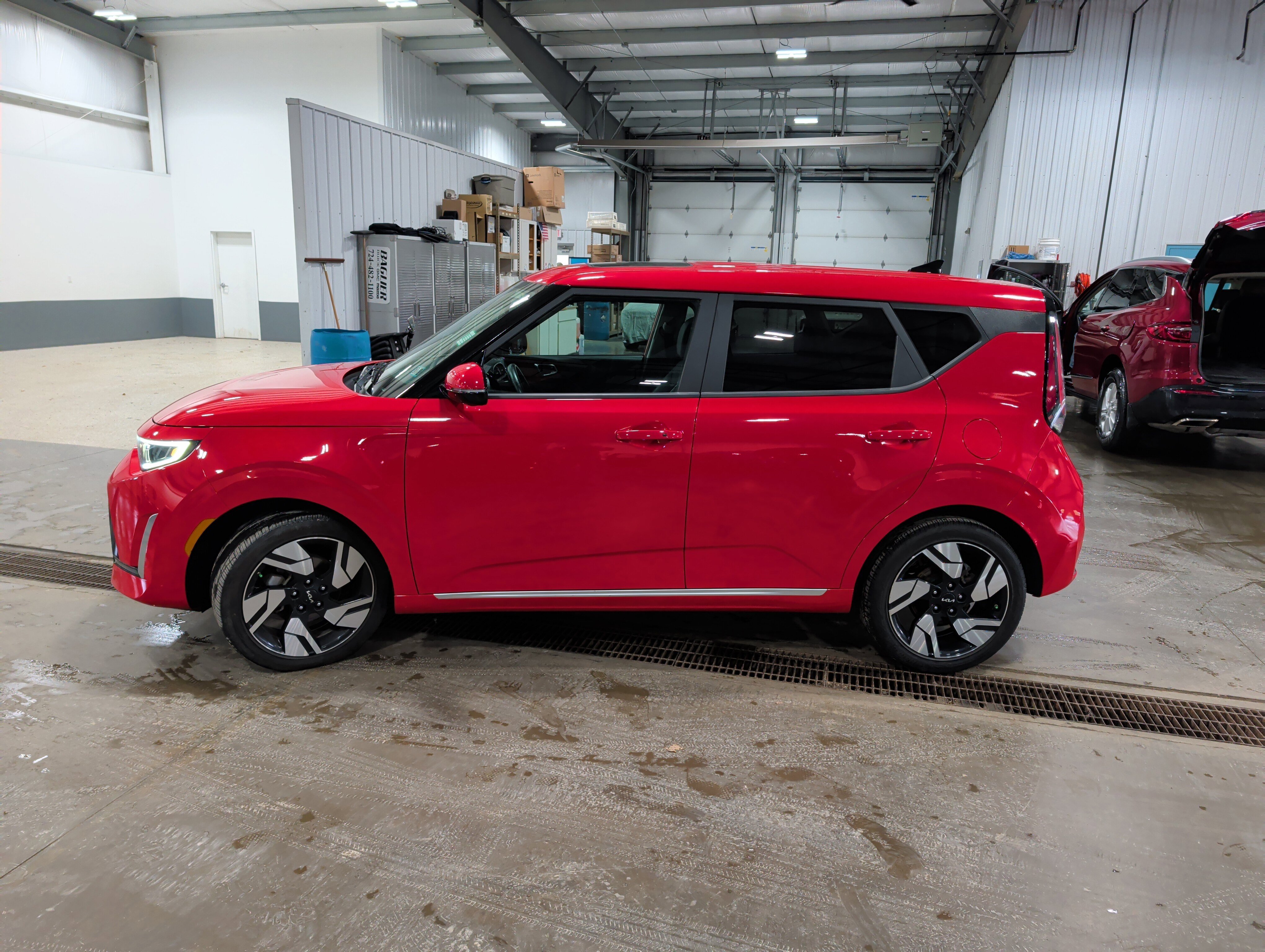 Used 2024 Kia Soul GT-Line w/ GT-Line Technology Package FWD image 5