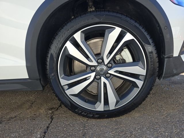 Certified 2025 Volvo V60 B5 Cross Country Plus image 12