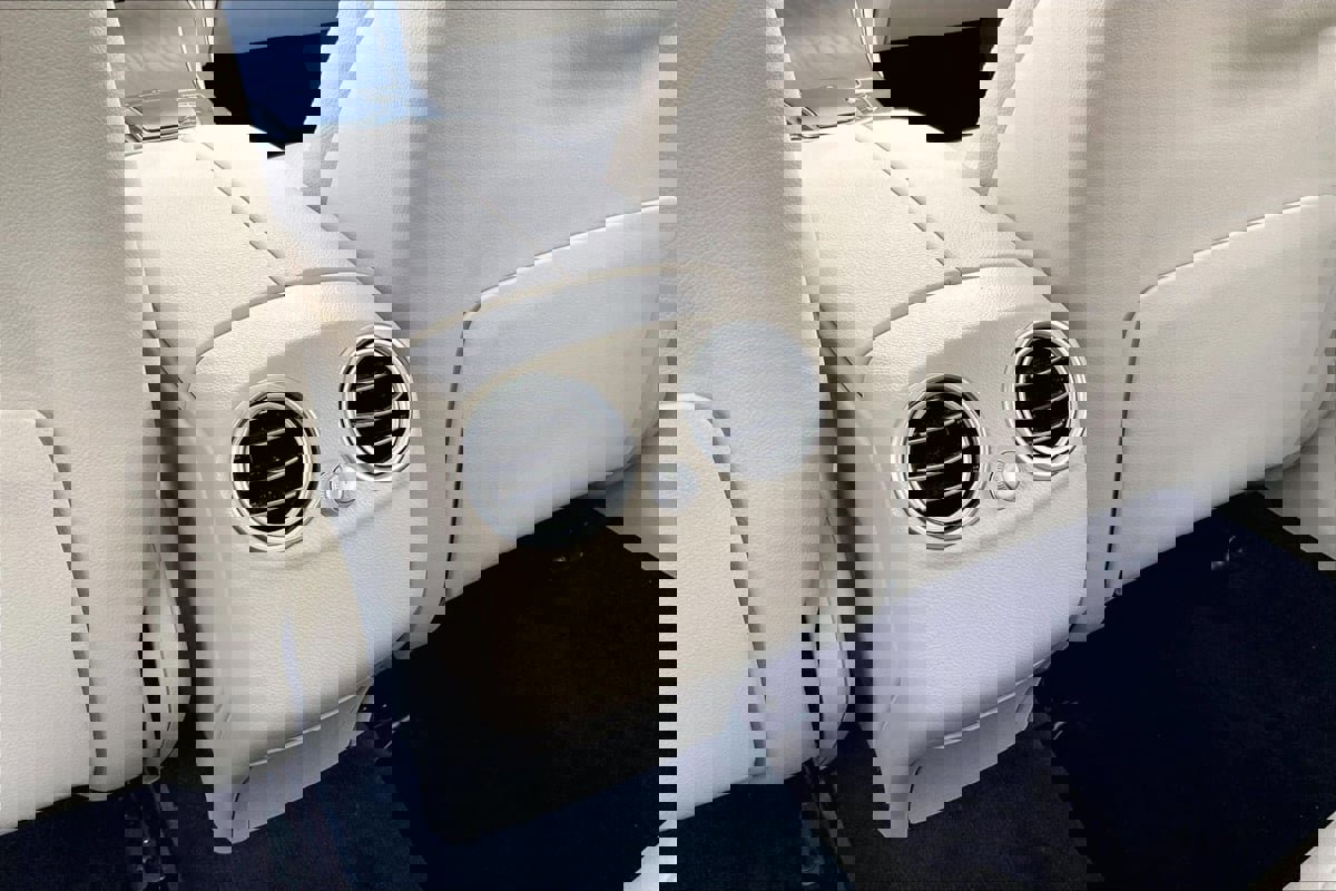 Used 2021 Mercedes-Benz GLC 300 w/ Premium Package image 32