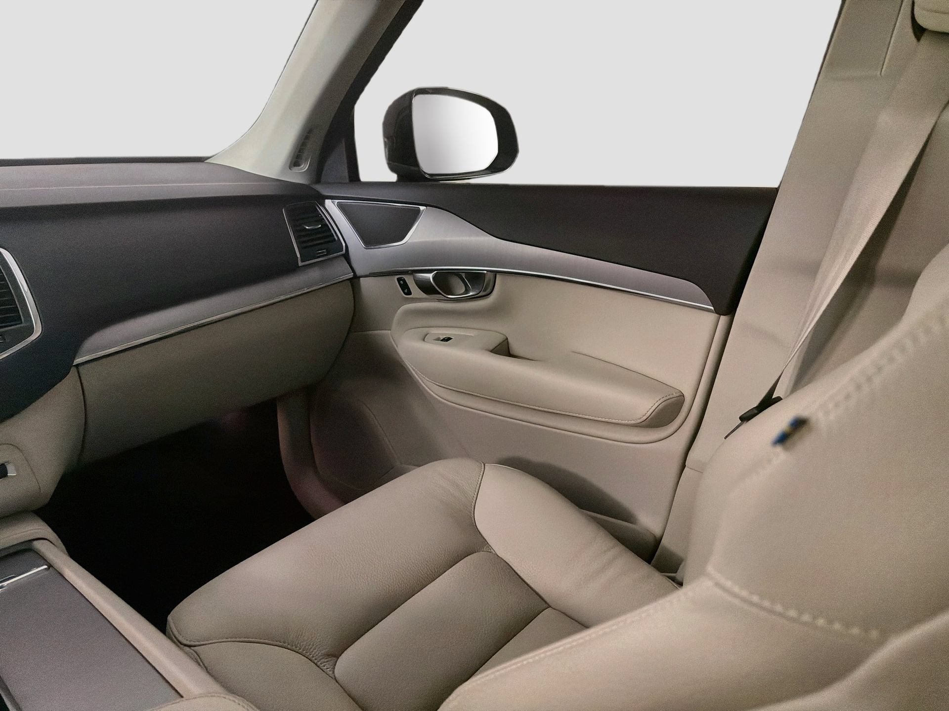 Certified 2025 Volvo XC90 B5 Core w/ Protection Package Premier AWD/4WD image 24
