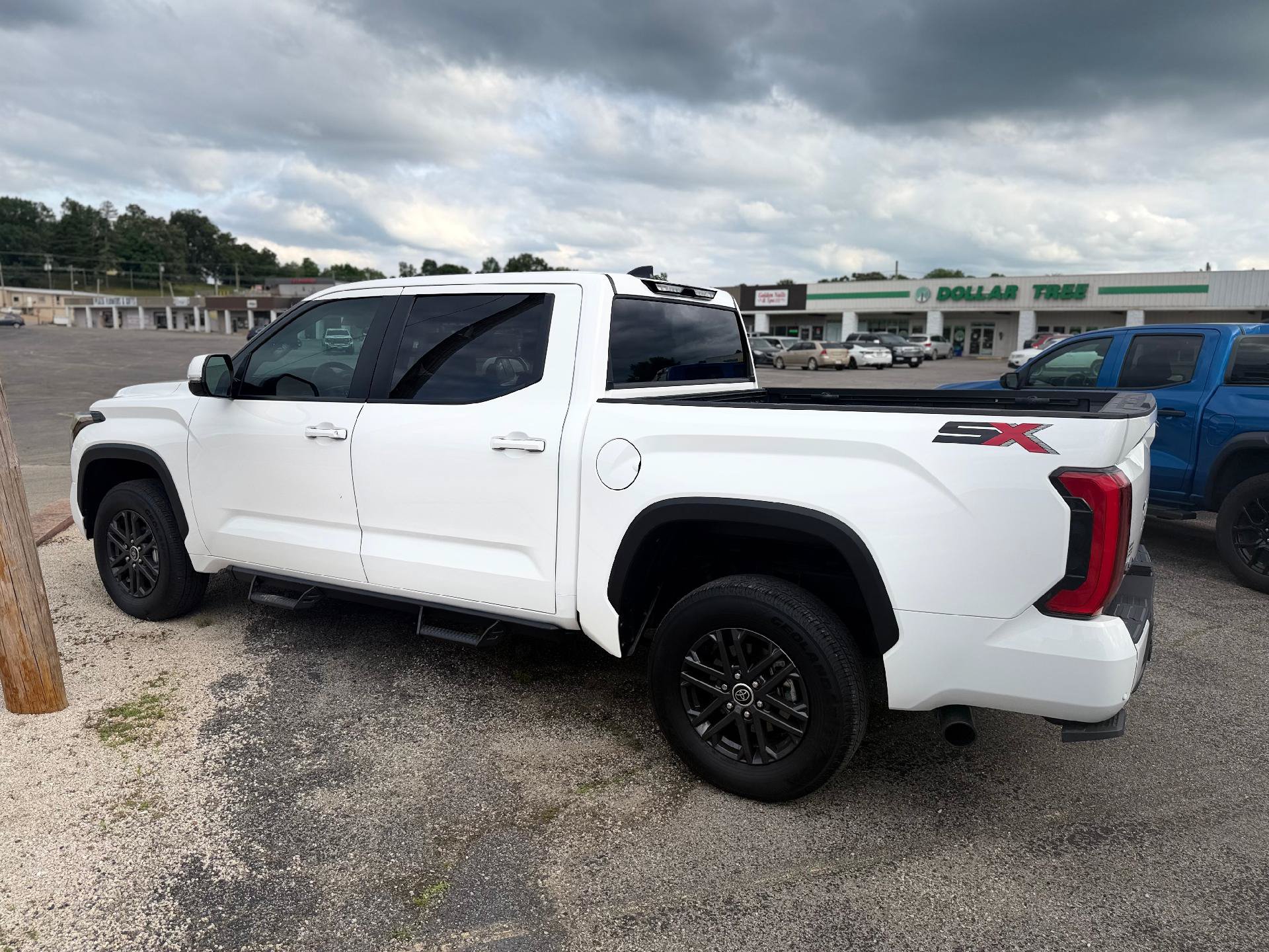 Used 2024 Toyota Tundra SR5 w/ SR5 Convenience Package AWD/4WD image 8