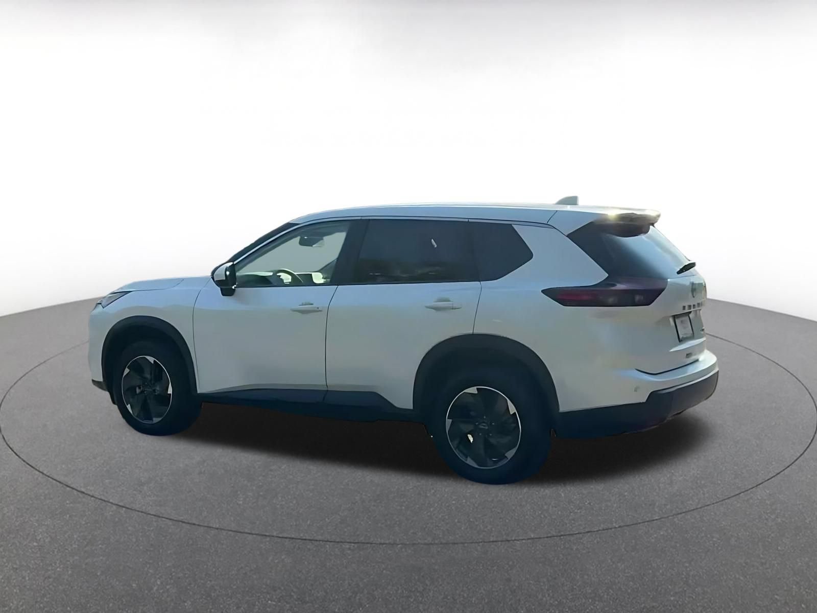 Used 2025 Nissan Rogue SV AWD/4WD image 9