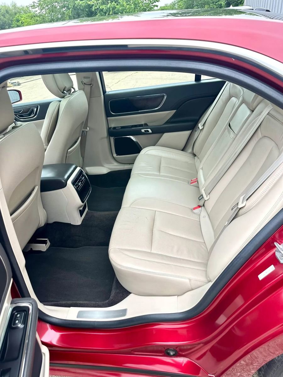 Used 2017 Lincoln Continental Select FWD image 13
