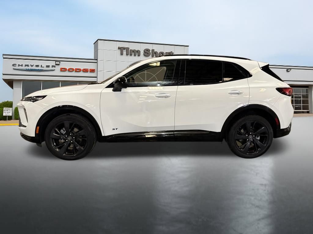 Used 2025 Buick Envision Sport Touring image 2