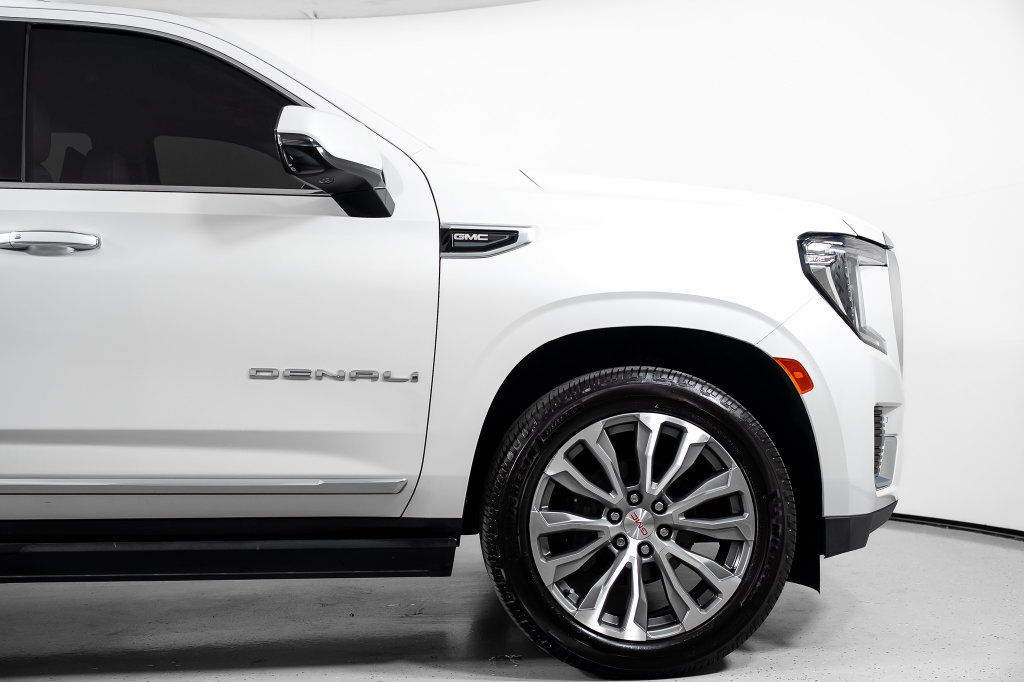 Used 2021 GMC Yukon Denali w/ Denali Premium Package RWD image 4