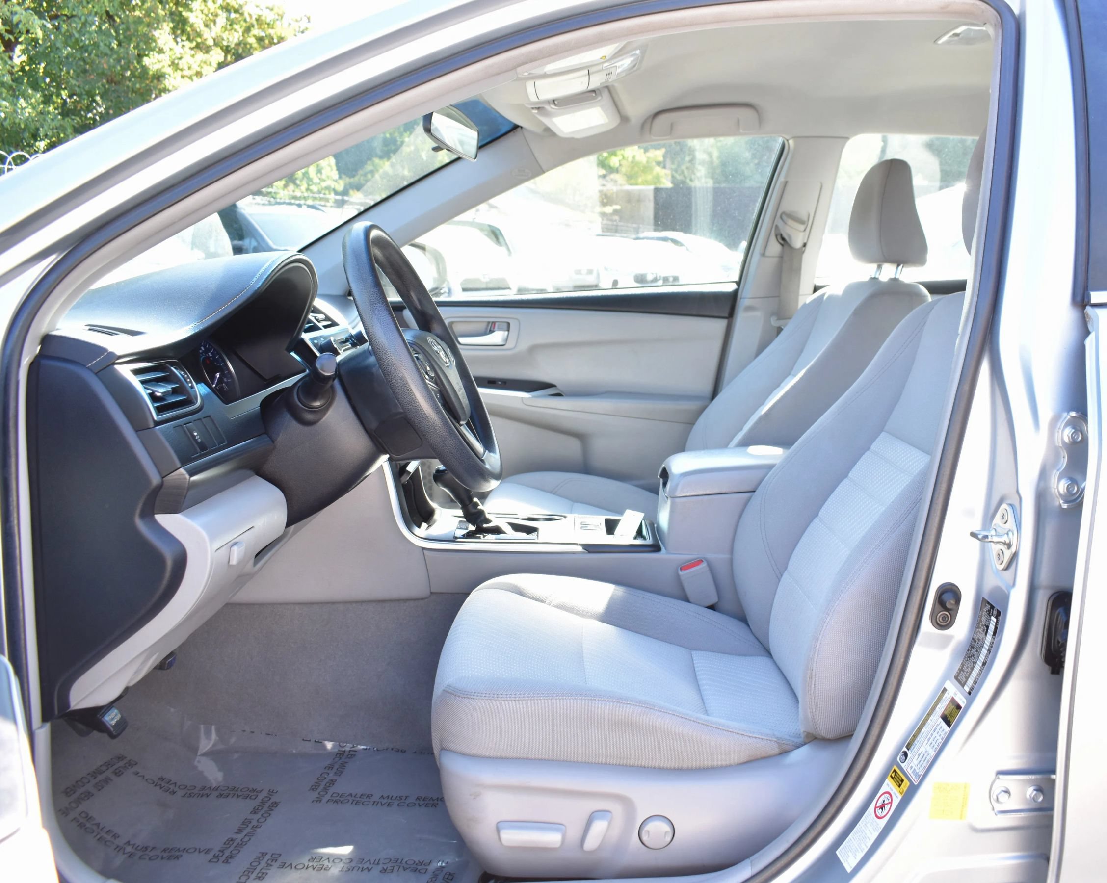Used 2016 Toyota Camry LE FWD image 10