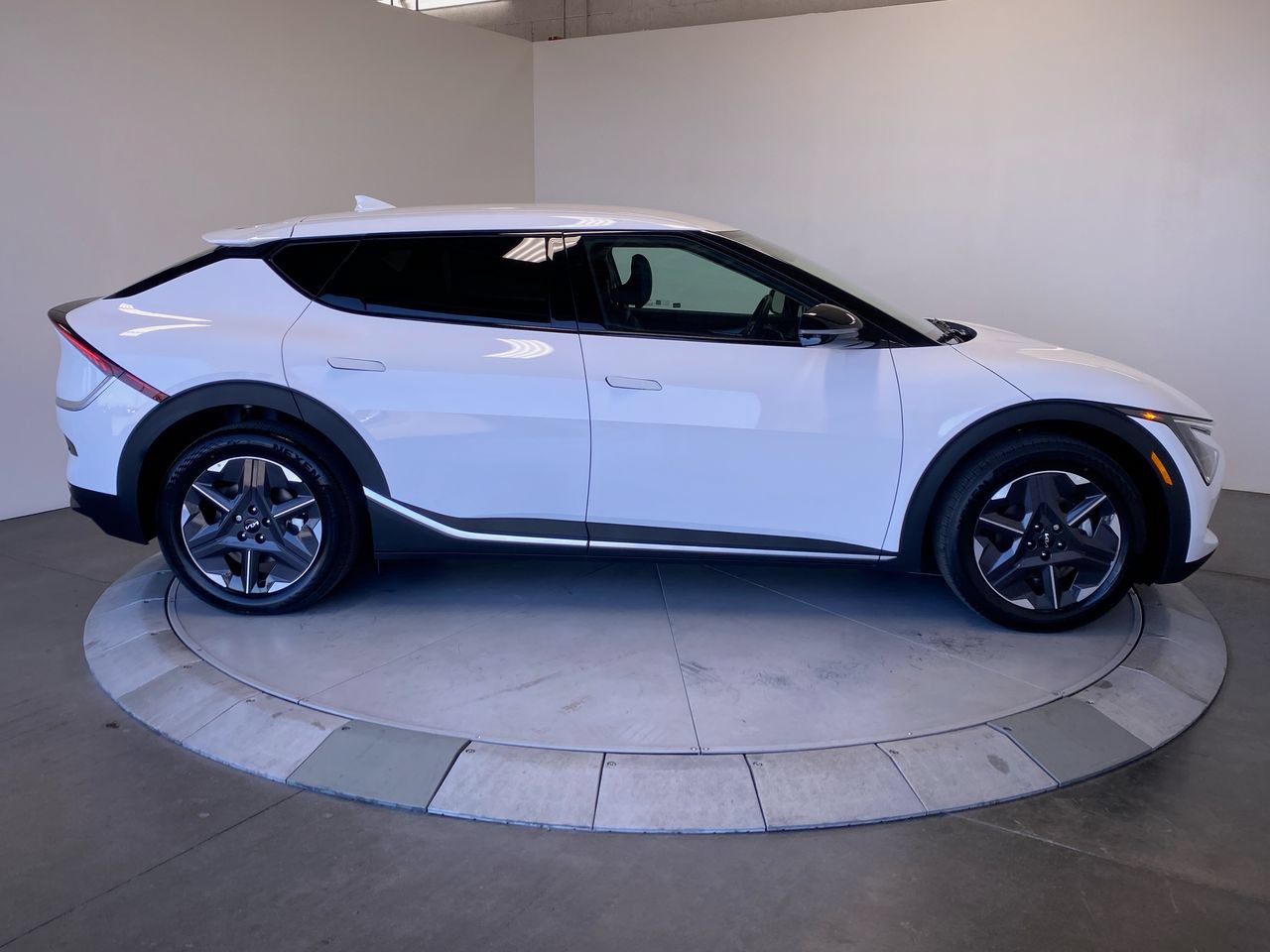 New 2026 Kia EV6 Light RWD image 6